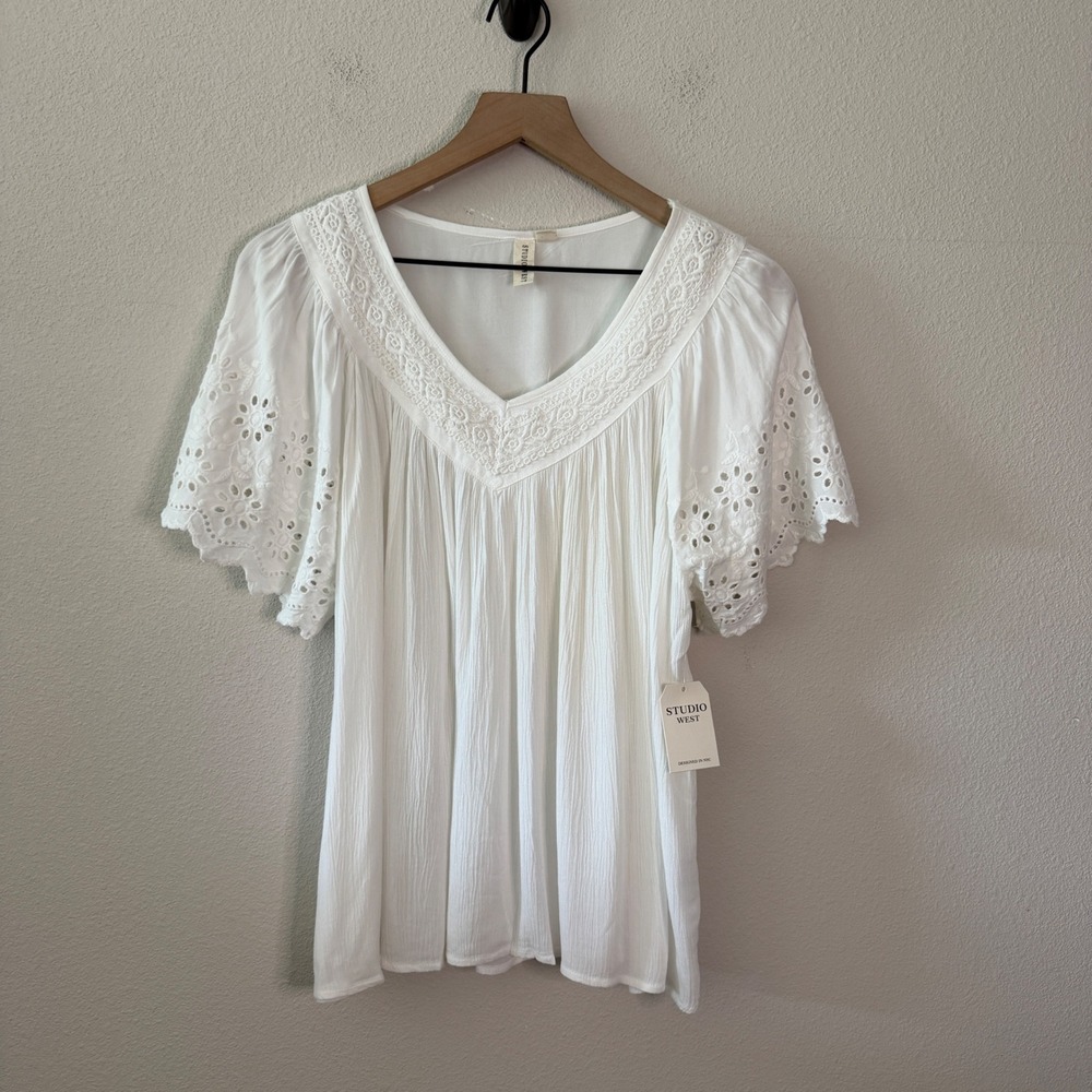 STUDIO WEST Womens Eyelet Flutter Sleeve Top Size Medium Boho Peasant Ethereal
